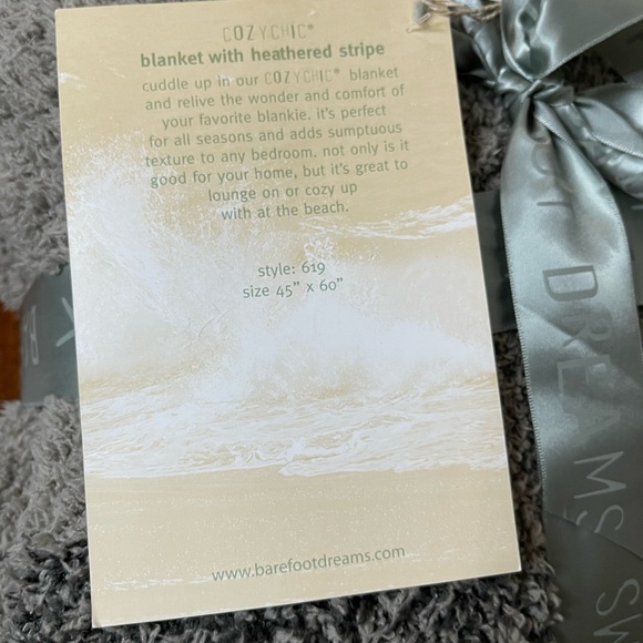 - BAREFOOT DREAMS warm grey/carbon new with tags - Picture 10 of 10